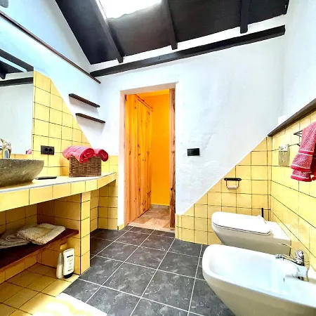 Apartamento Las Castillo con BBQ y solárium compartido y estupenda vista en Garachico Venkovský dům